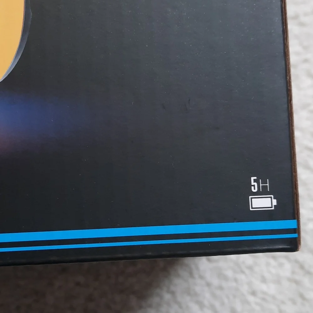 Brookstone LED dynamic wireless speaker - Picture 5 of 10